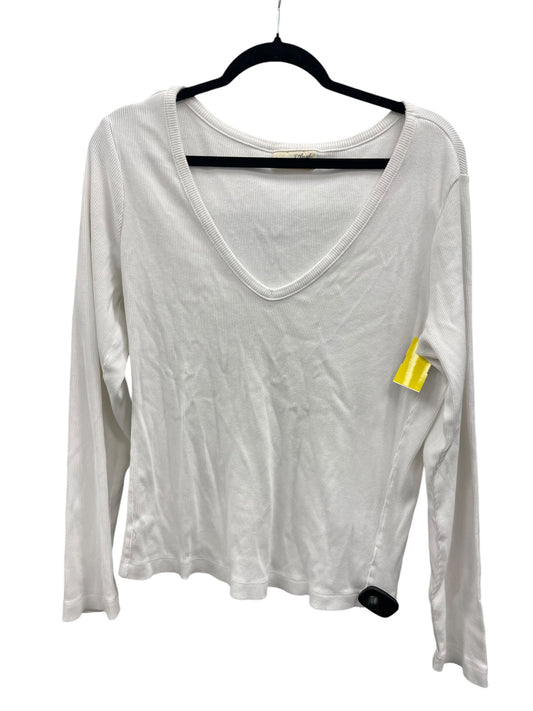 Top Long Sleeve By Universal Thread In White, Size: 2x