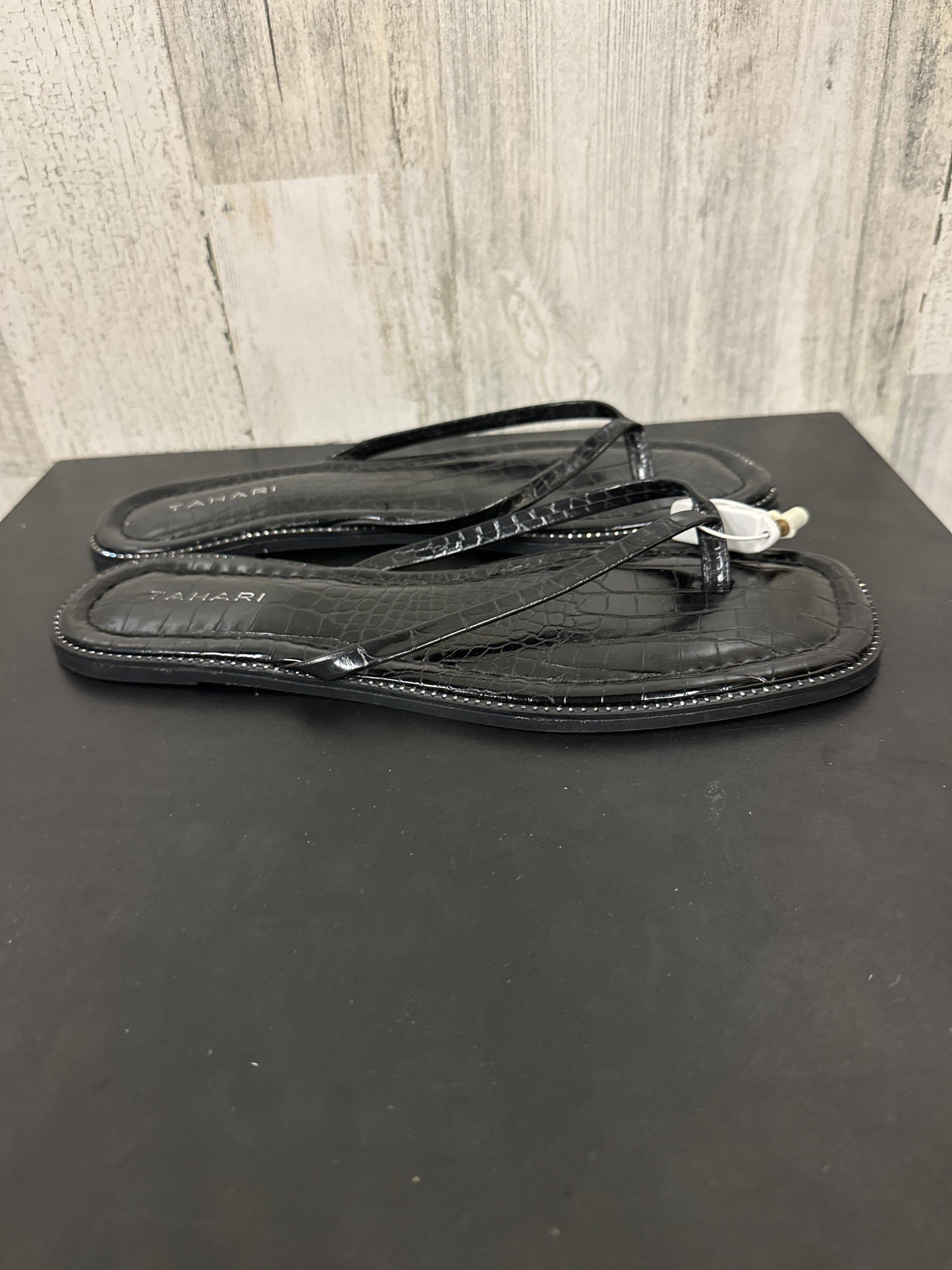 Black Sandals Flats Tahari By Arthur Levine, Size 8.5