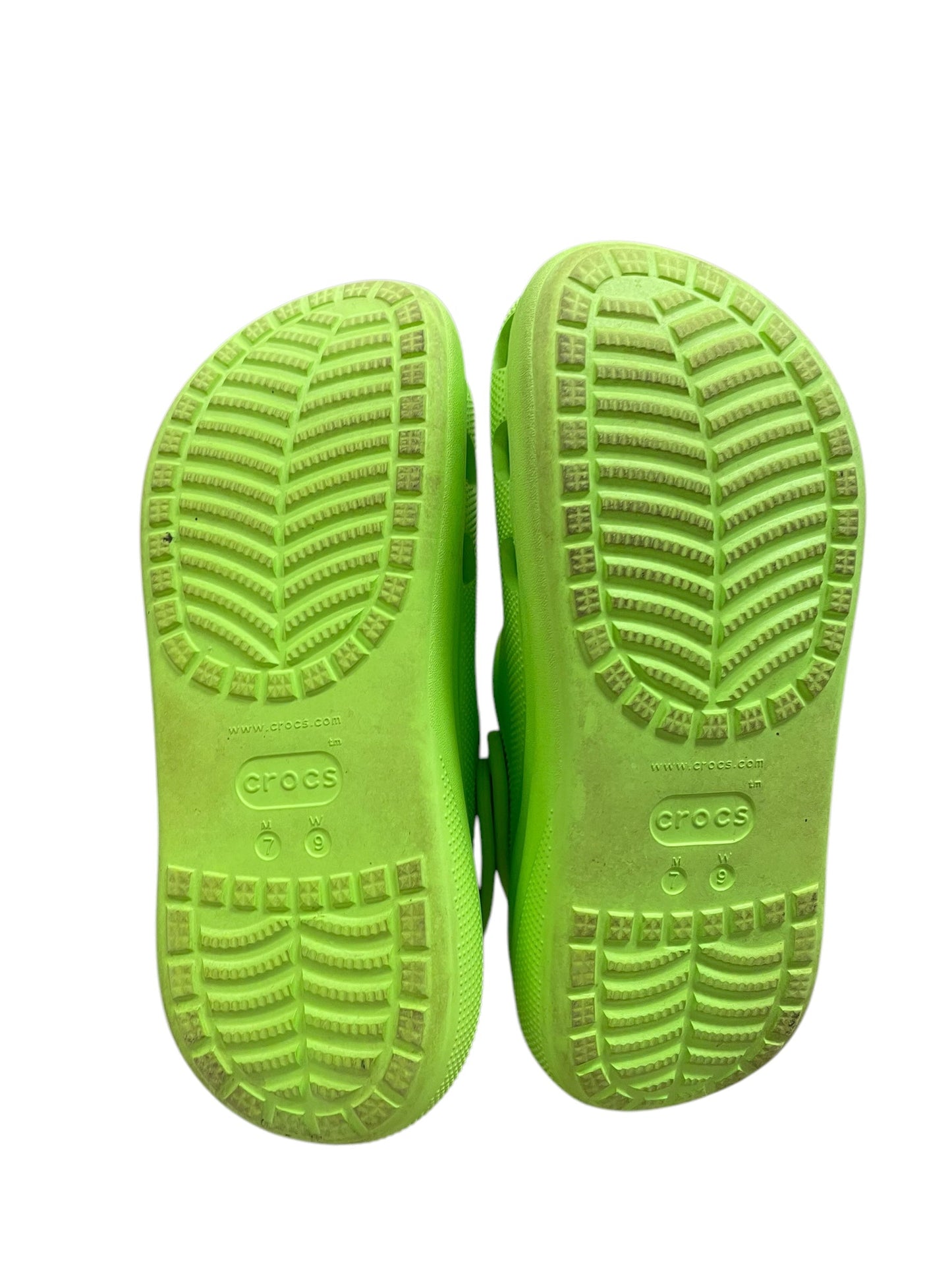 Shoes Flats By Crocs In Green, Size: 9