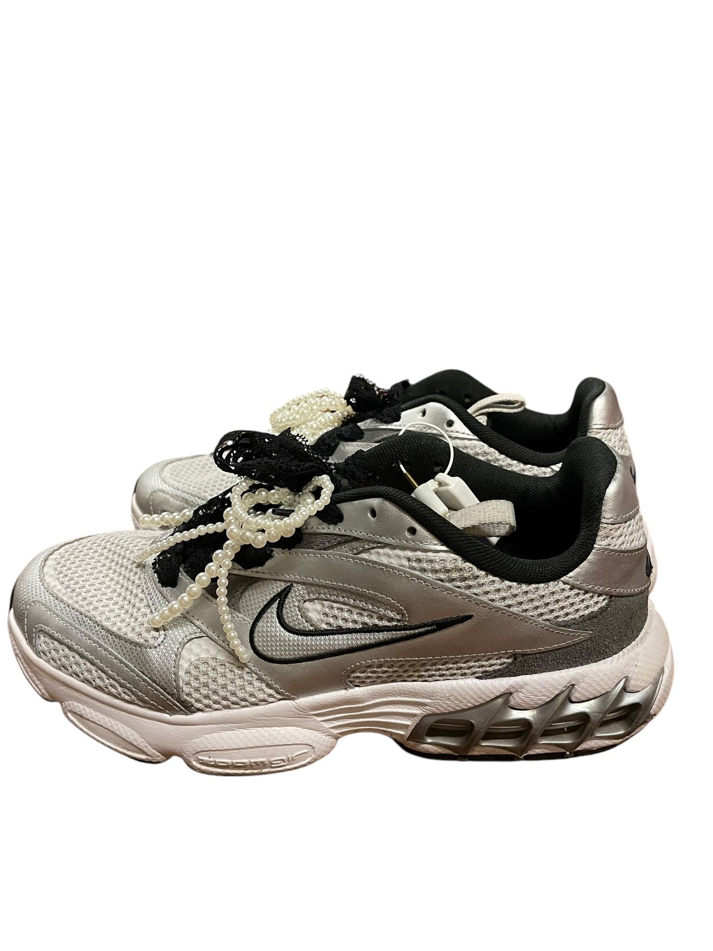 Shoes Sneakers By Nike In Grey & Silver, Size: 9