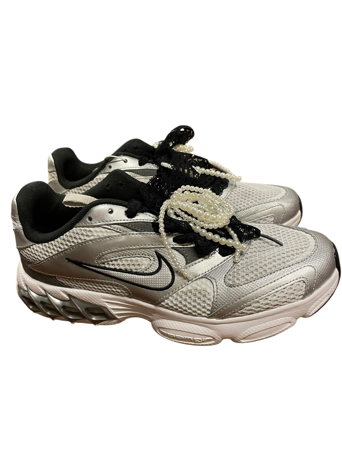 Shoes Sneakers By Nike In Grey & Silver, Size: 9