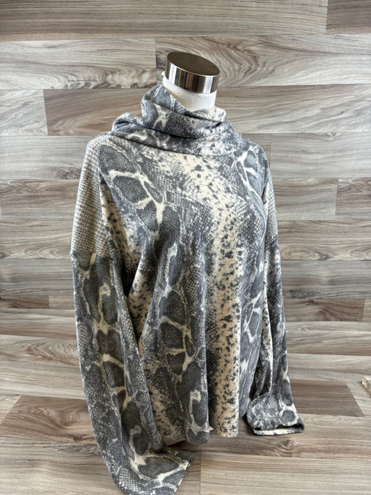 Top Long Sleeve By Cable And Gauge In Snakeskin Print, Size: L