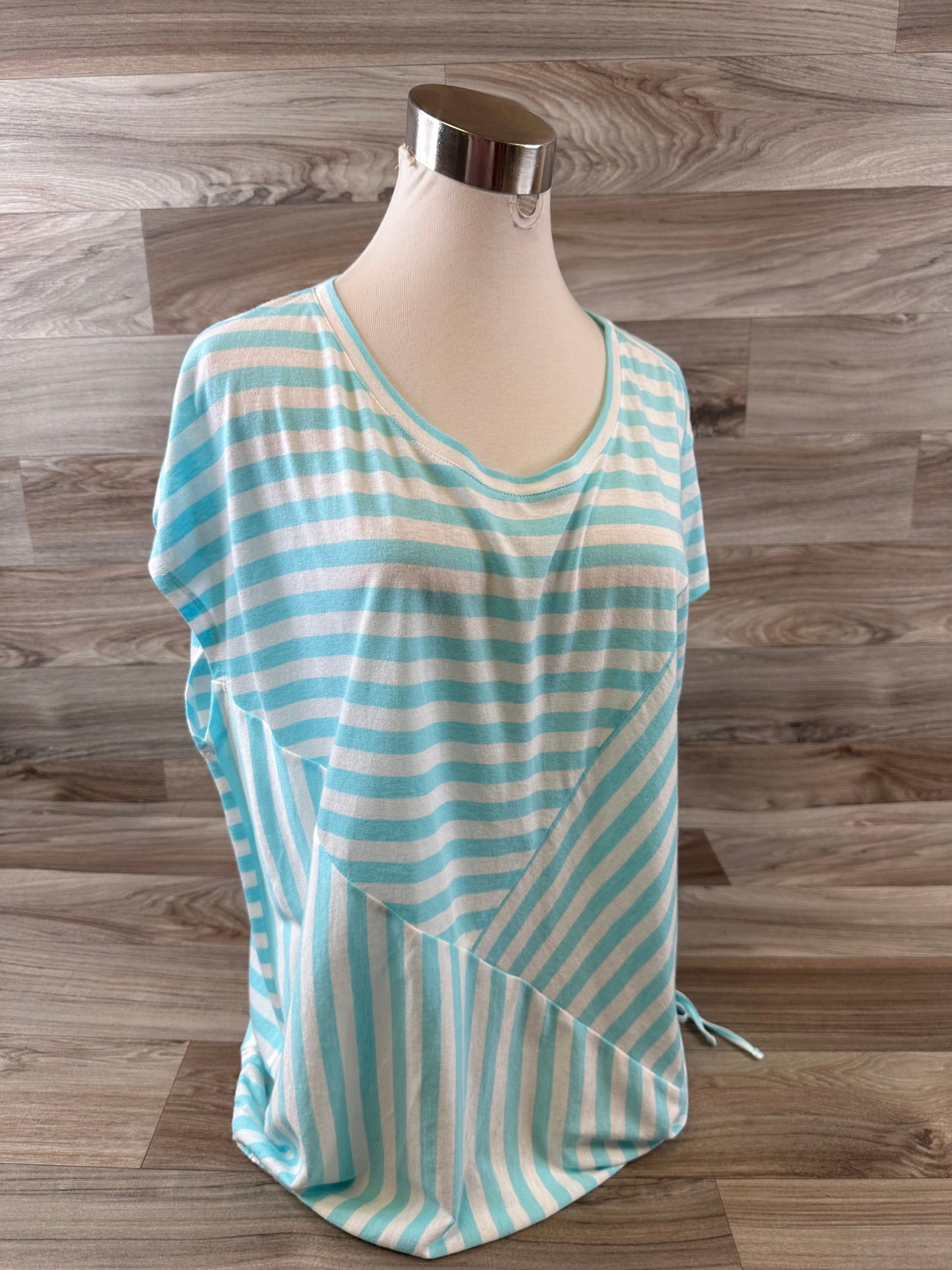 Top Short Sleeve By Chicos  Size: Xl