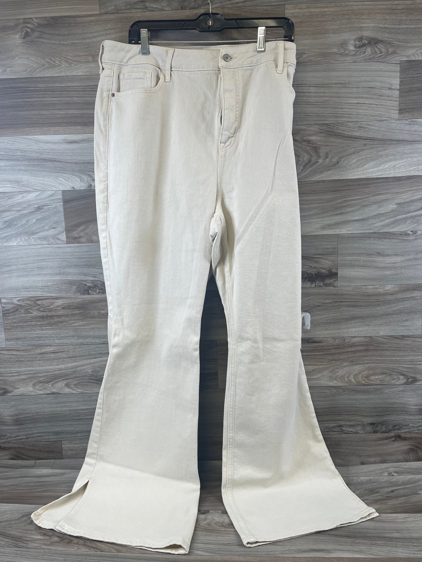 Jeans Flared By Old Navy In Cream, Size: 20