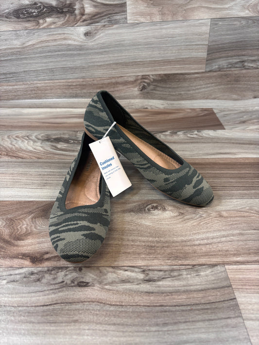 Shoes Flats By Old Navy In Camouflage Print, Size: 8