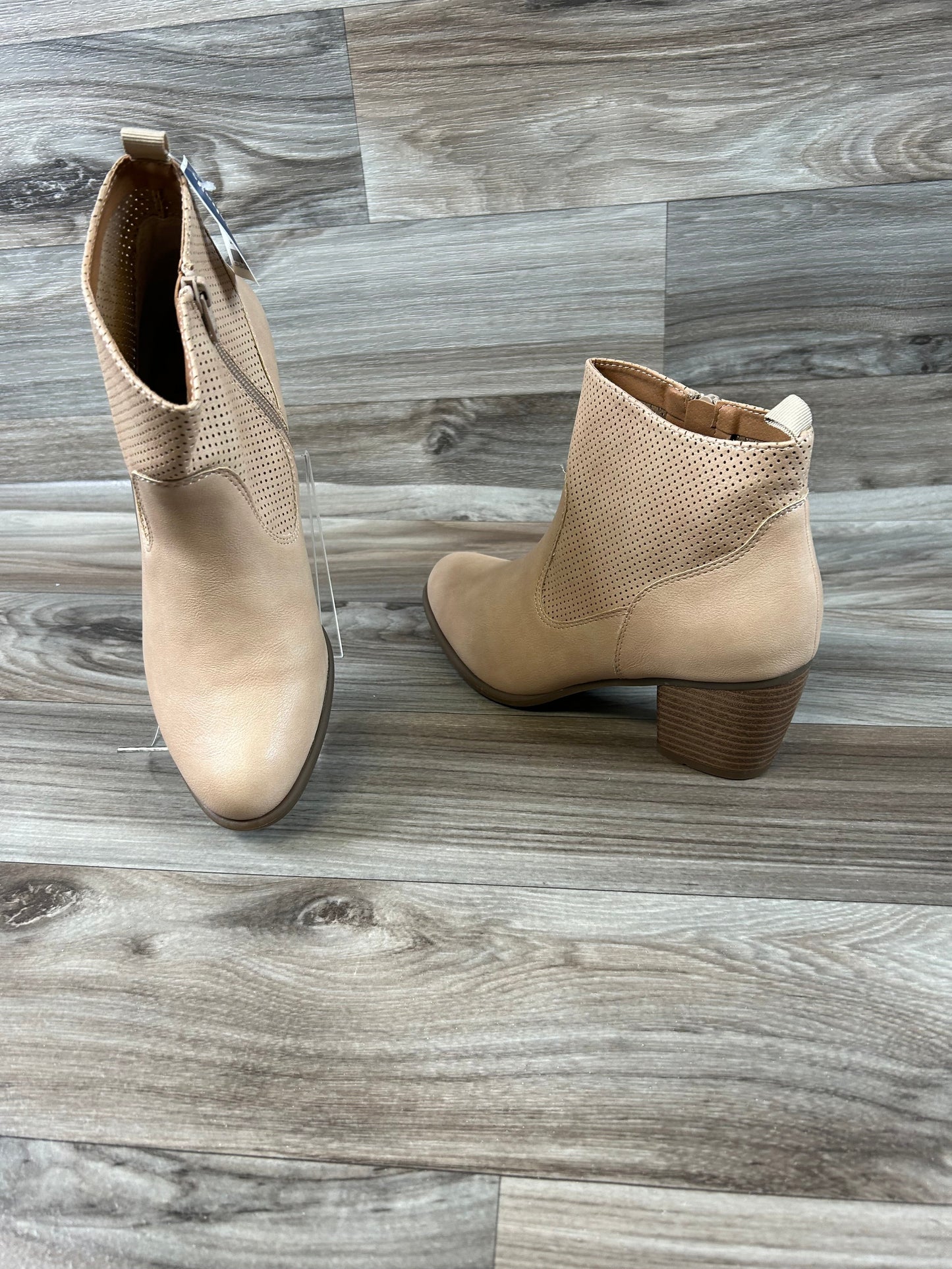 Tan Boots Ankle Heels White Mountain, Size 8.5