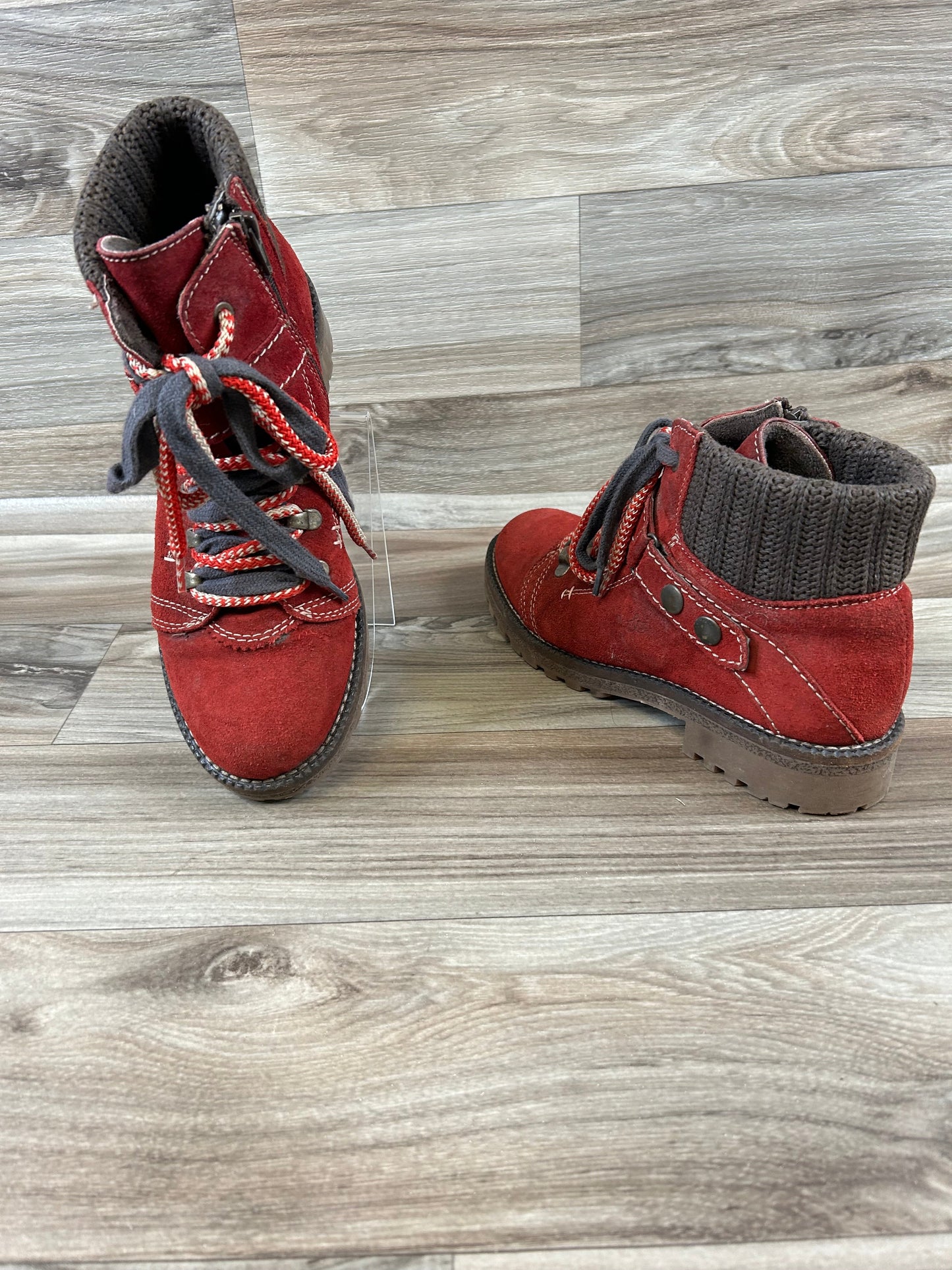 Boots Hiking By Clothes Mentor In Red, Size: 9