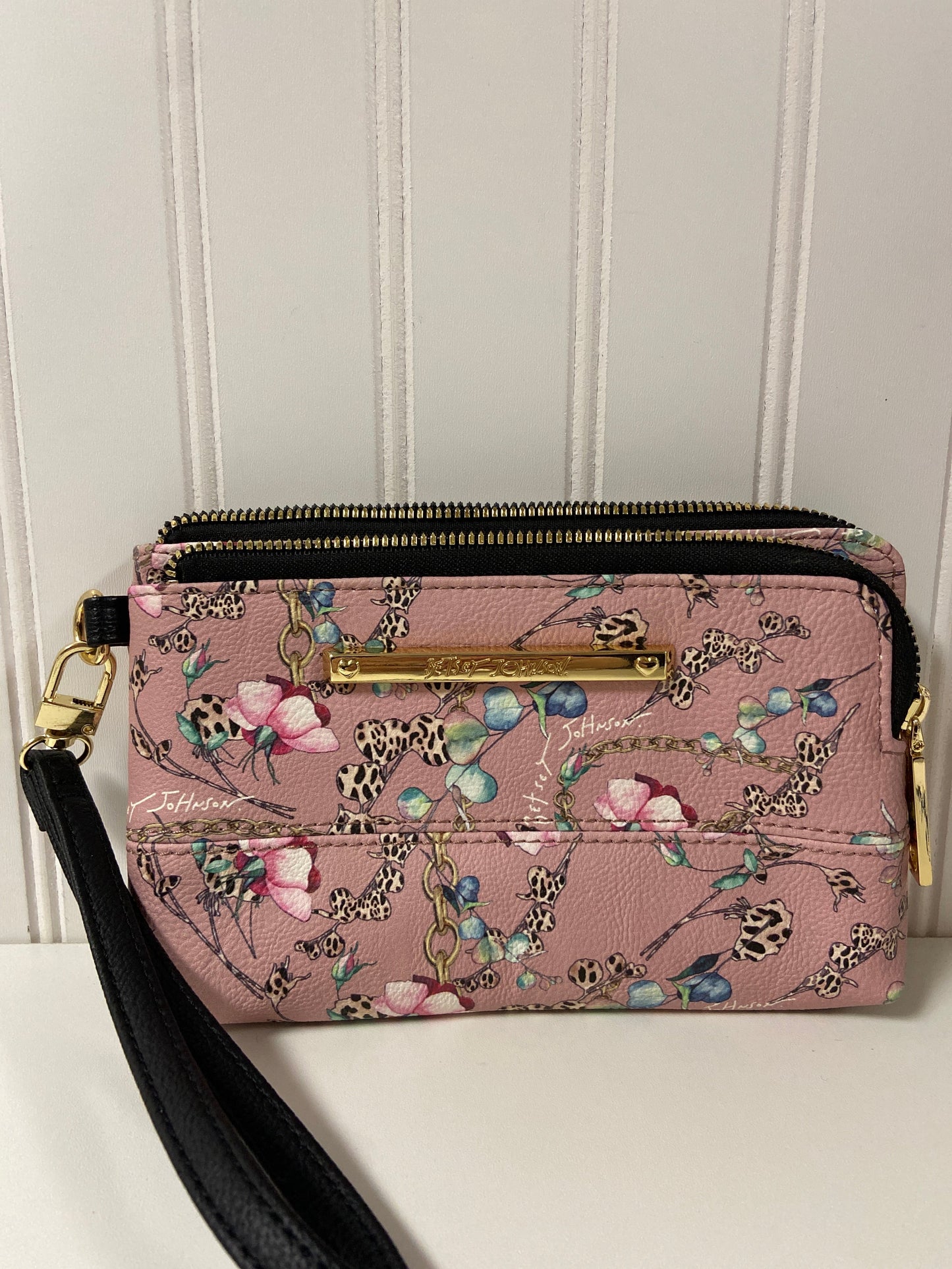 Wristlet Betsey Johnson, Size Large