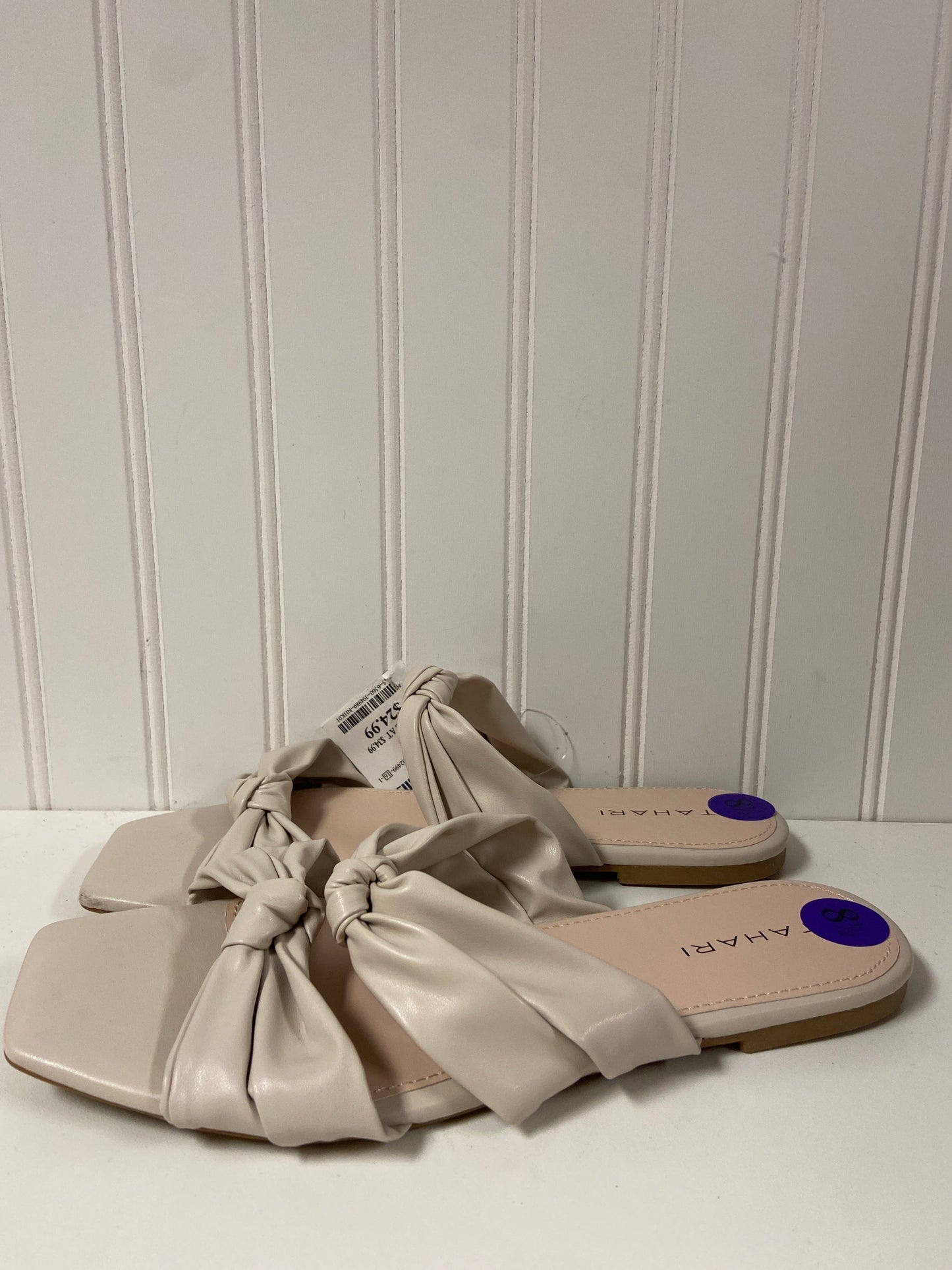 Beige Sandals Flats Tahari By Arthur Levine, Size 8.5