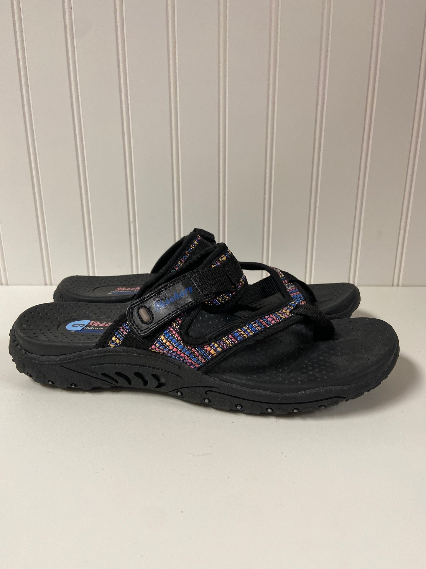 Black Sandals Flats Skechers, Size 9