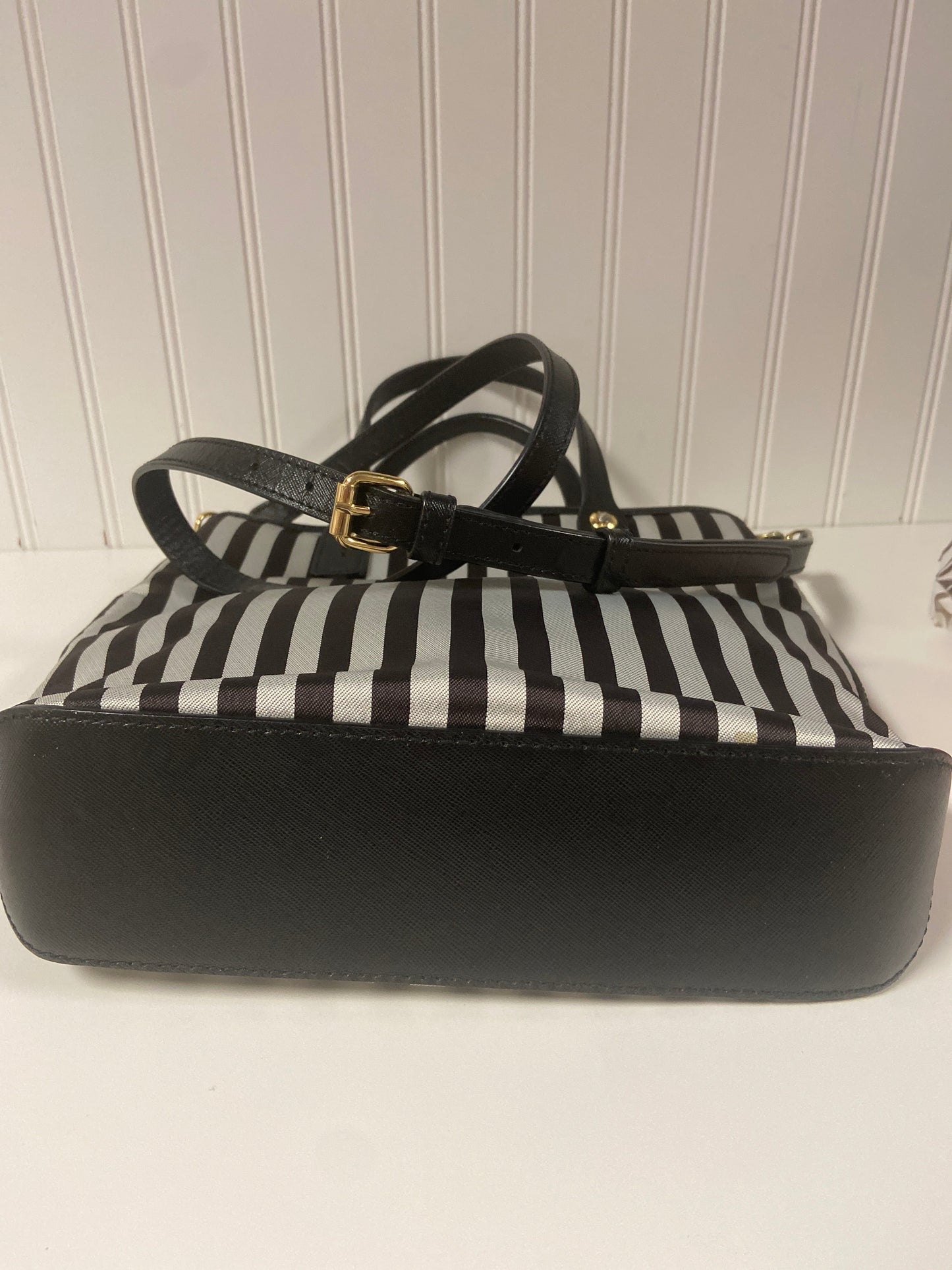 Crossbody By Henri Bendel, Size: Medium