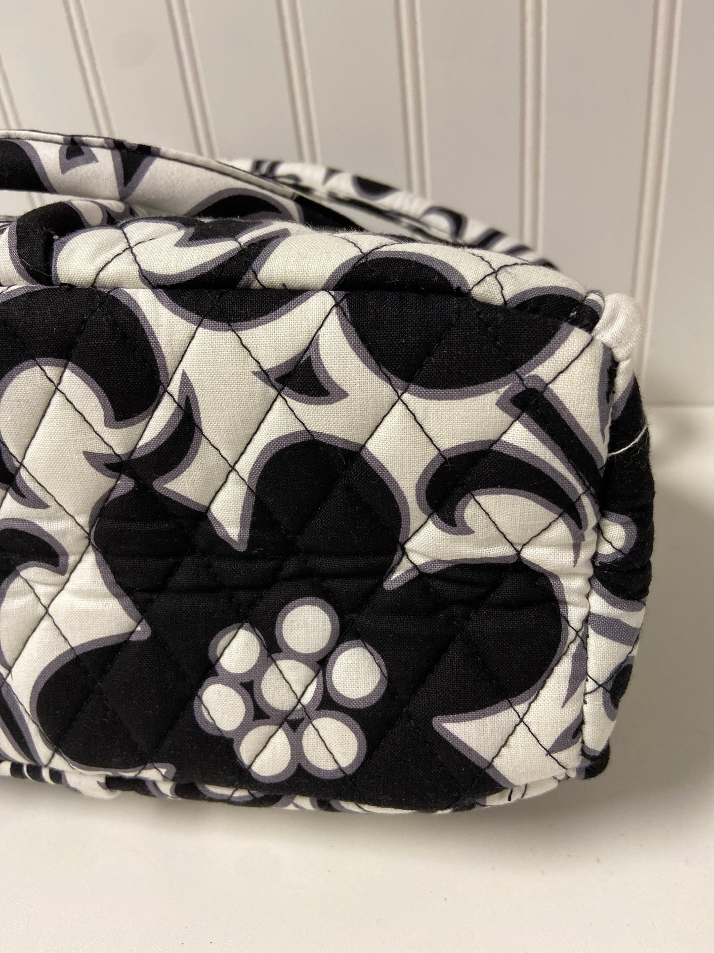 Handbag By Vera Bradley, Size: Large