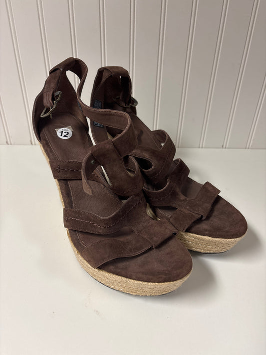 Sandals Designer By Ugg In Brown, Size: 12