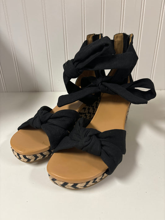 Black & Tan Sandals Designer Ugg, Size 7