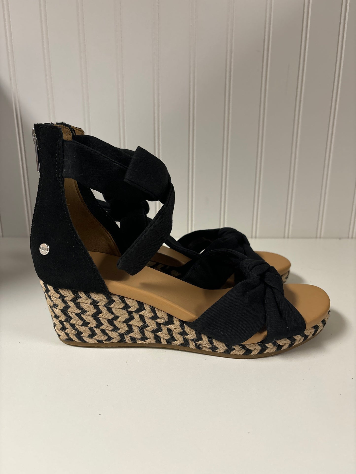 Black & Tan Sandals Designer Ugg, Size 7