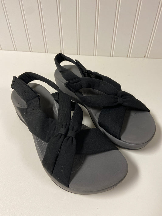 Sandals Flats By Clarks In Black & Grey, Size: 7