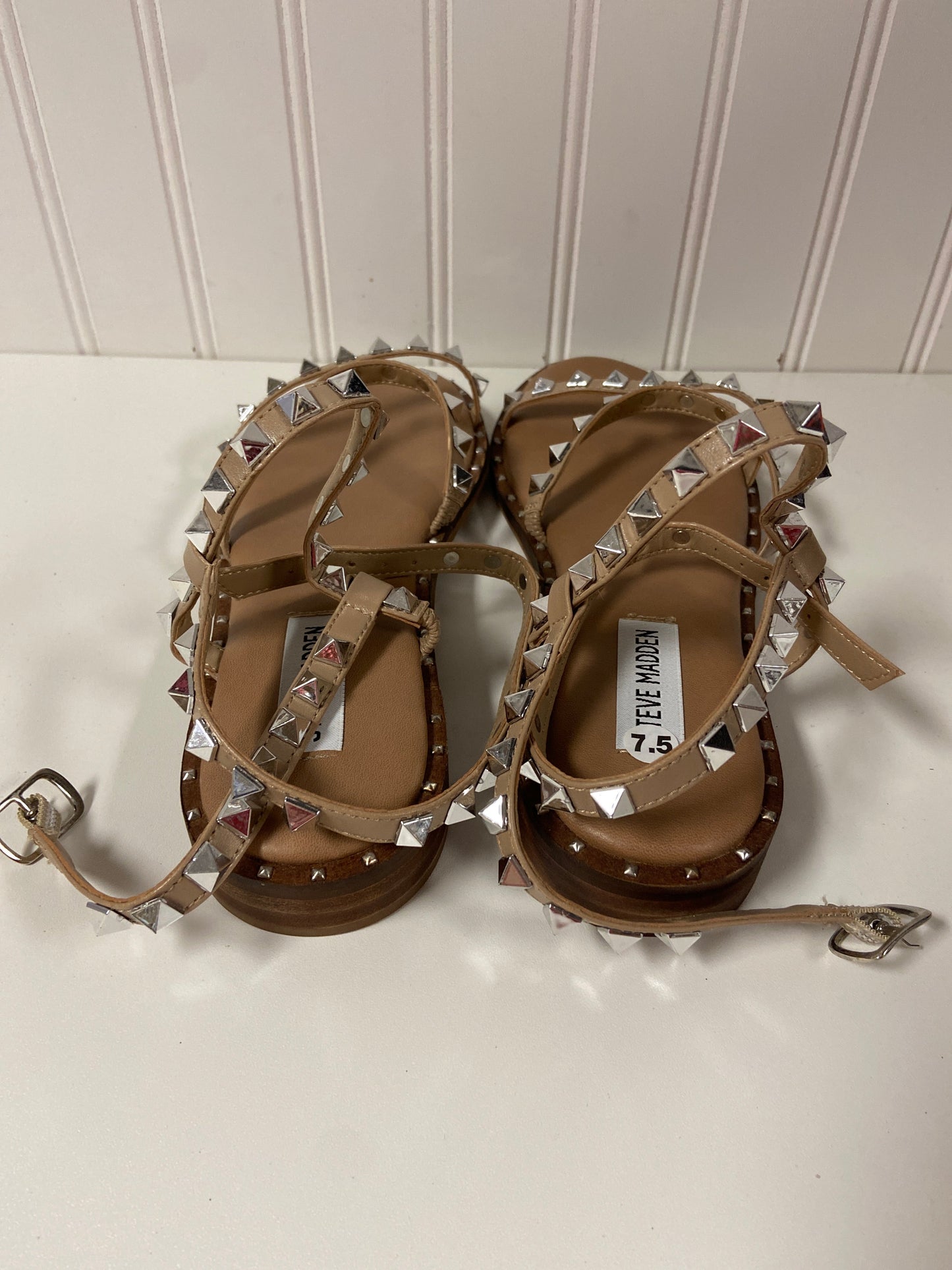 Sandals Flats By Steve Madden In Beige, Size: 7.5