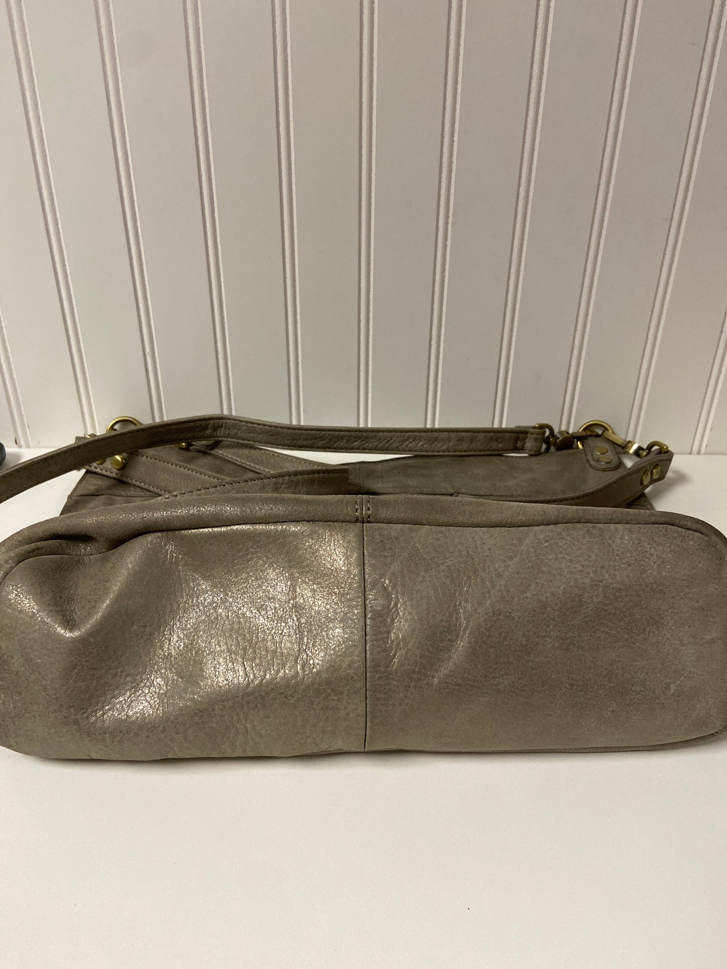 Handbag Leather By Hobo Intl, Size: Large