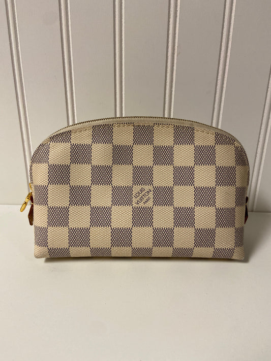 Makeup Bag Luxury Designer By Louis Vuitton, Size: Small