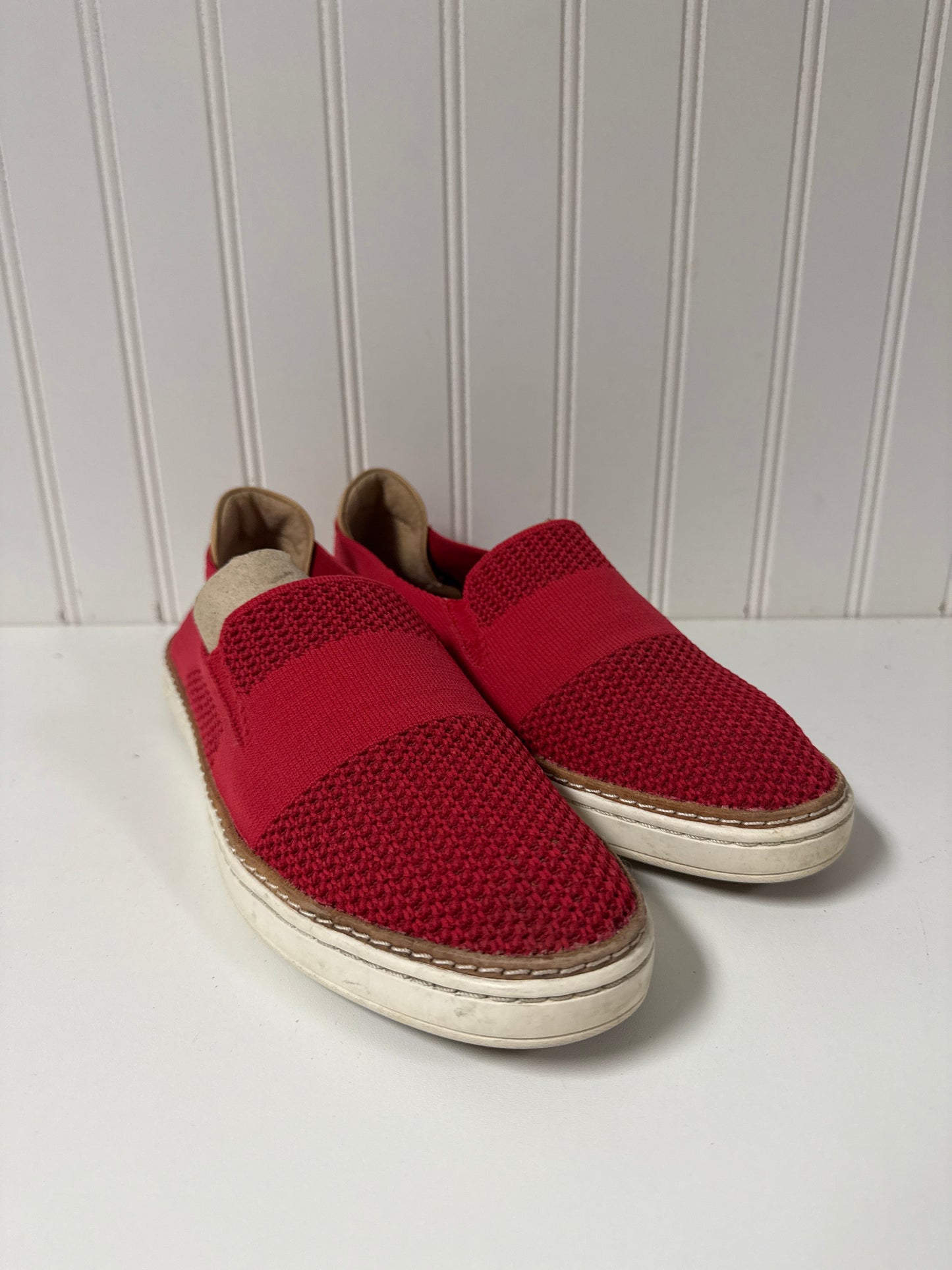 Shoes Designer By Ugg In Red, Size: 9