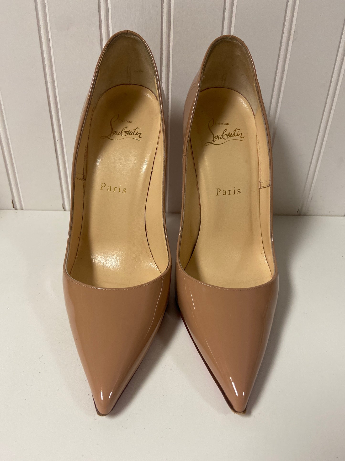 Shoes Luxury Designer By Christian Louboutin In Beige, Size: 7