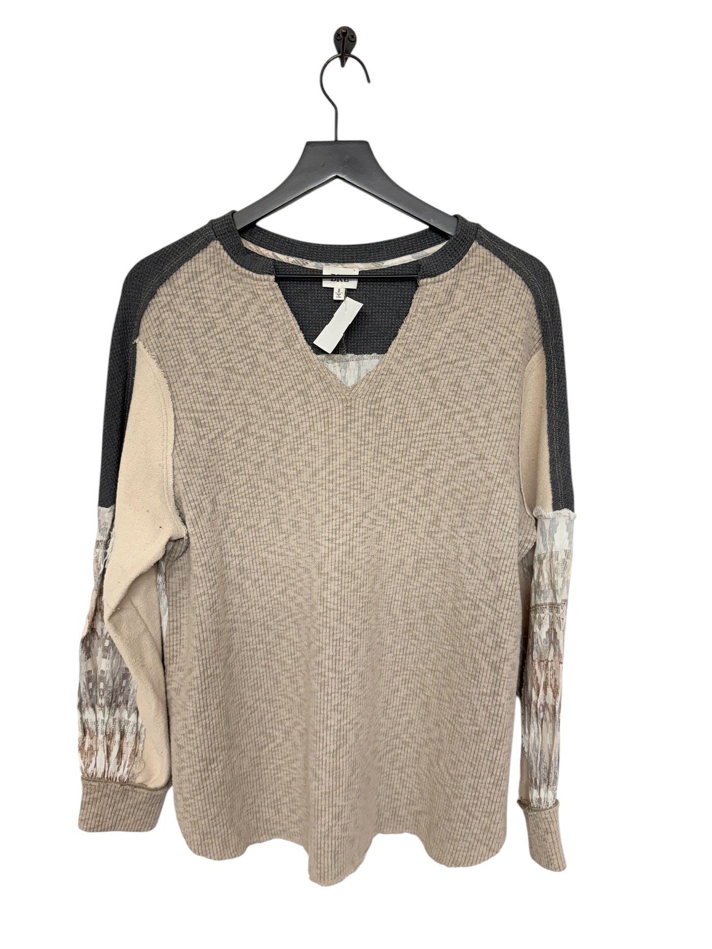 Top Long Sleeve By Bke In Grey & Tan, Size: S