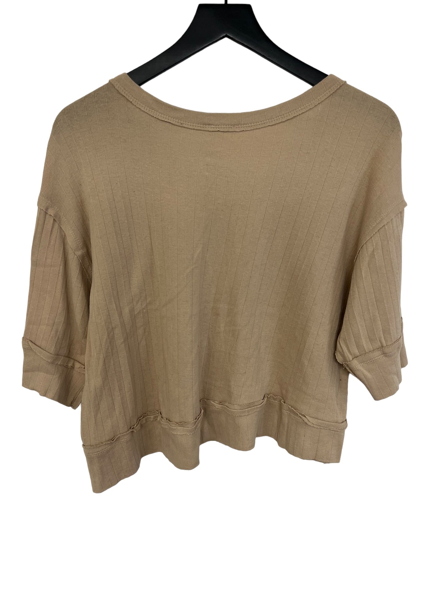 Top Short Sleeve By Bke In Beige, Size: S