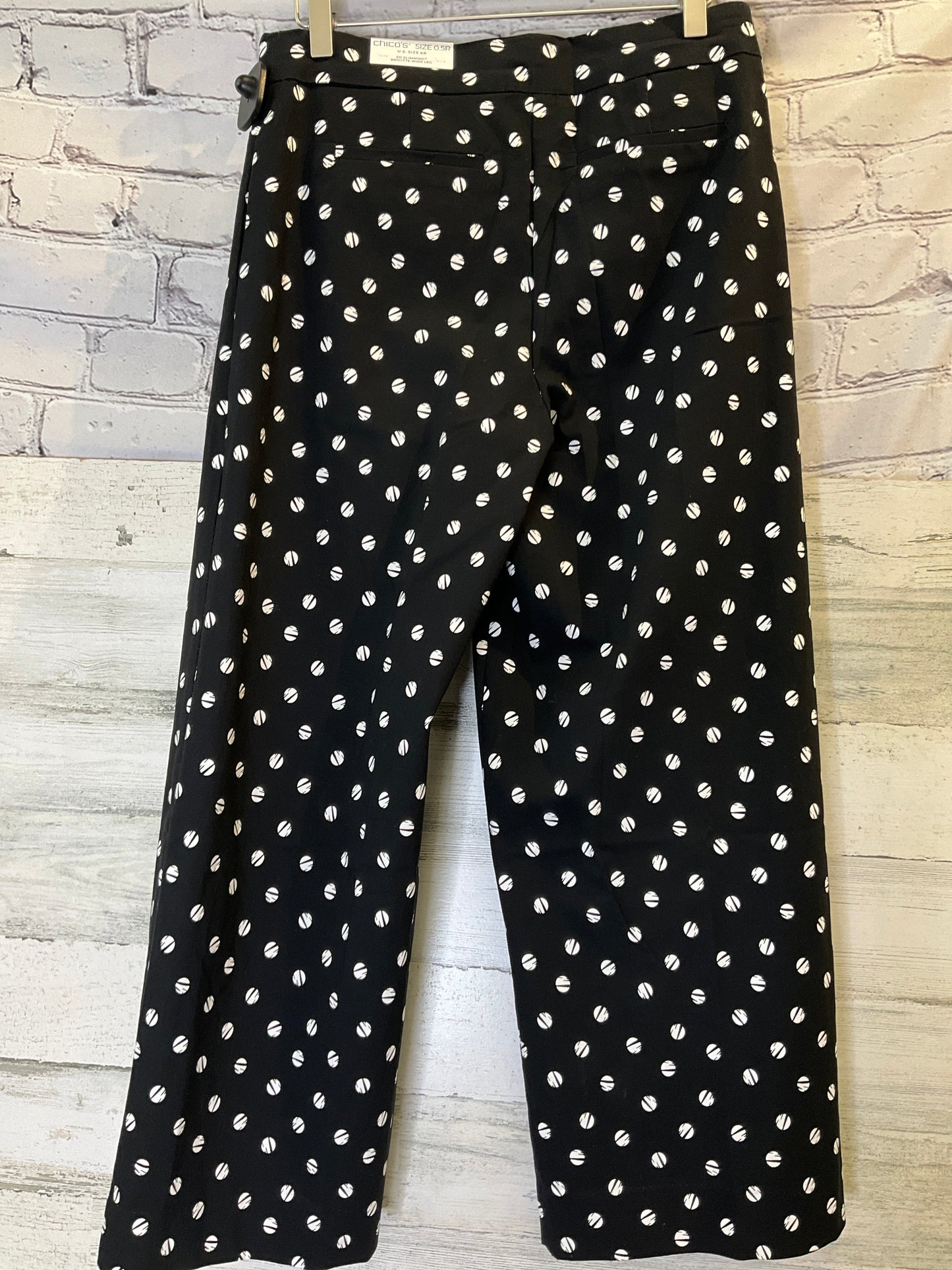 Black & White Pants Cropped Chicos, Size 6