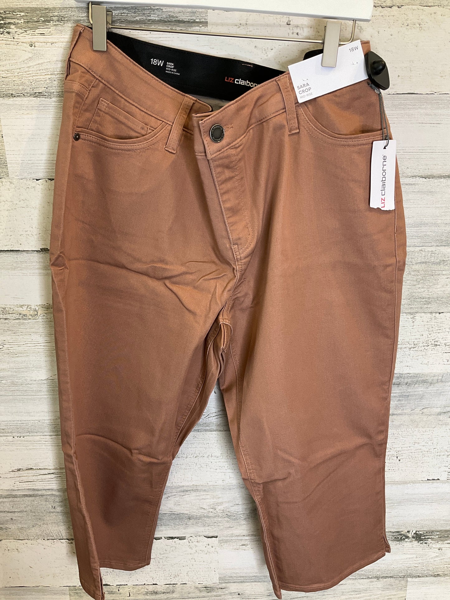 Tan Capris Liz Claiborne, Size 18