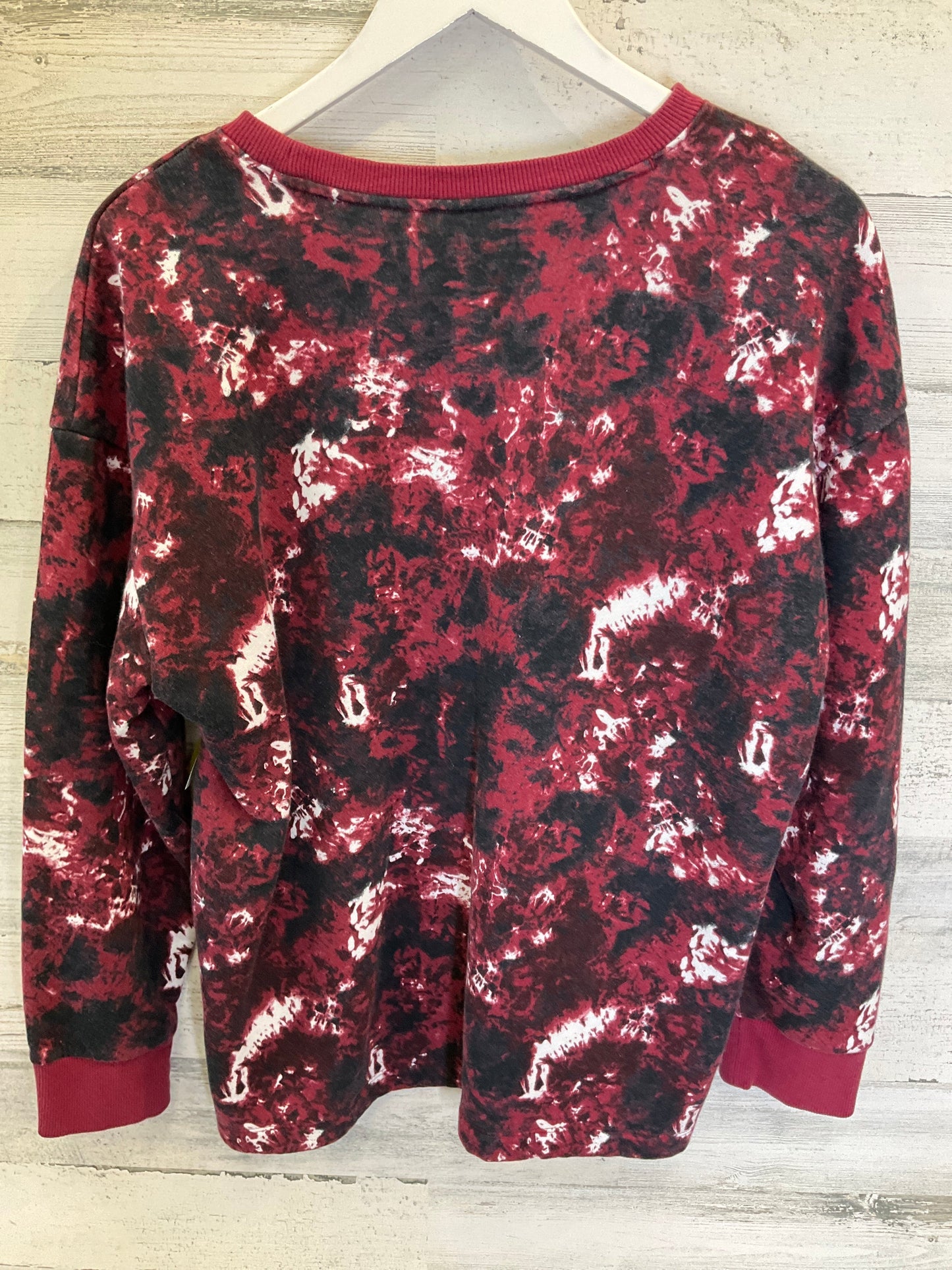 Red Athletic Sweatshirt Crewneck Under Armour, Size M