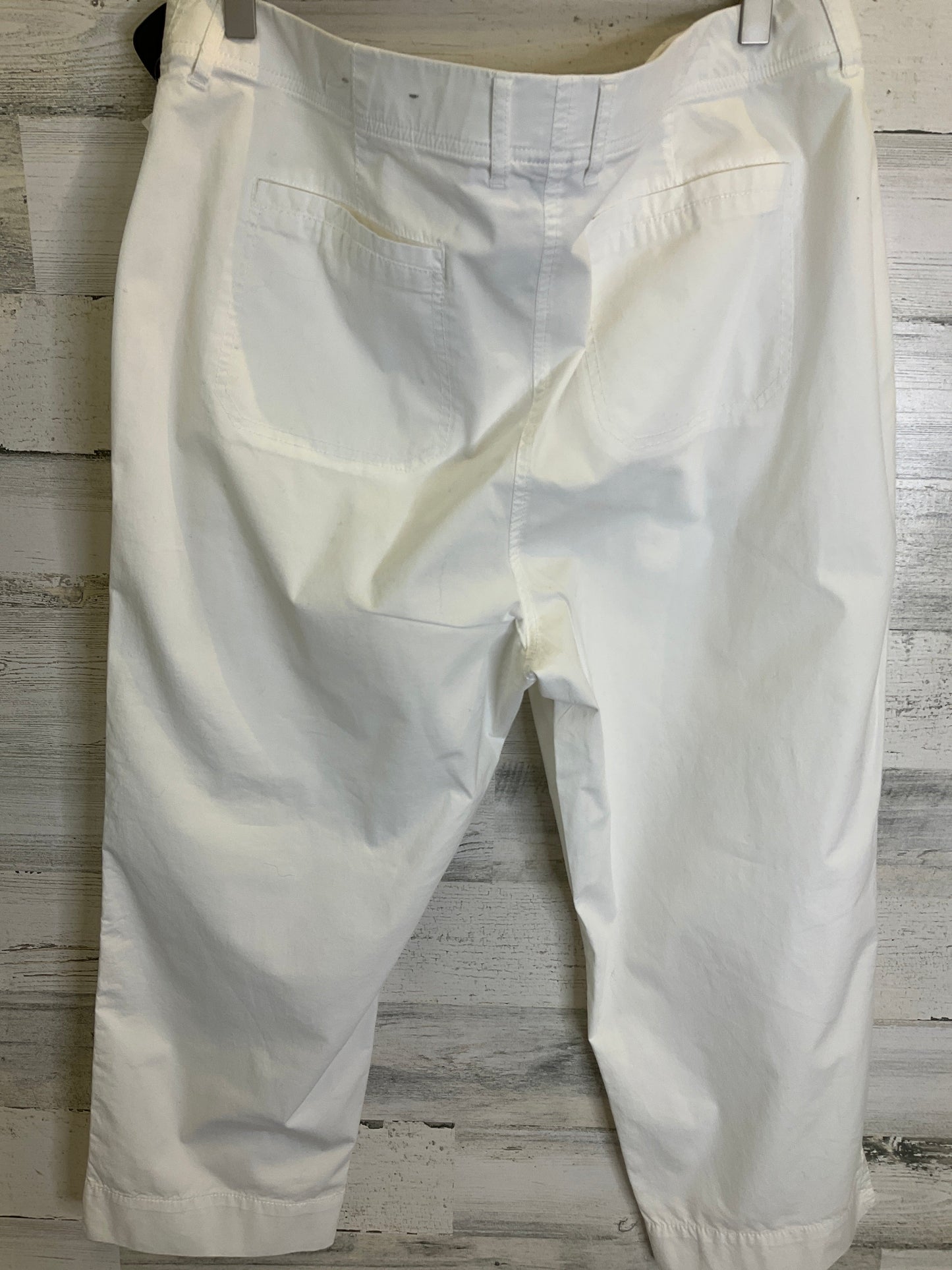 Capris By Chicos In White, Size: 16