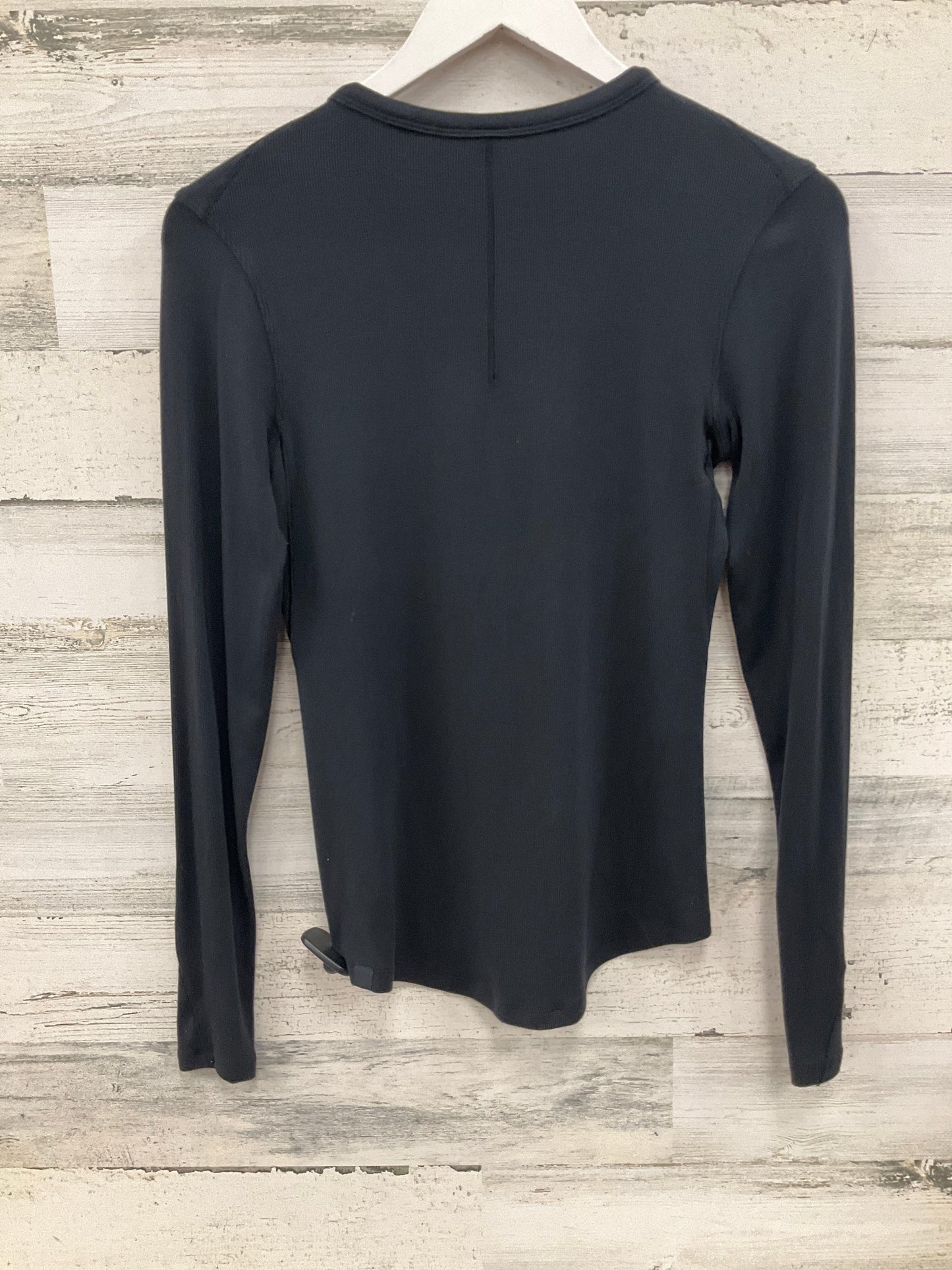 Athletic Top Long Sleeve Crewneck By Lululemon In Black, Size: 6