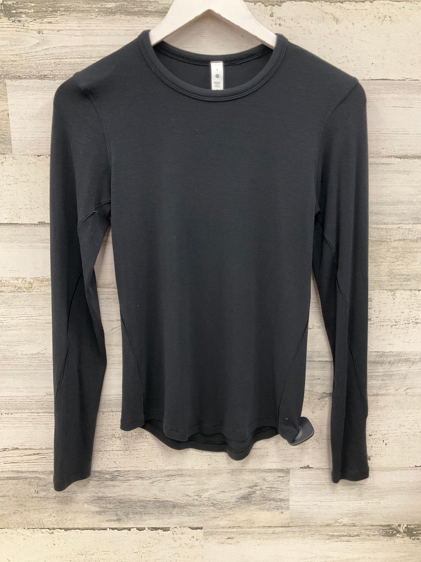 Athletic Top Long Sleeve Crewneck By Lululemon In Black, Size: 6