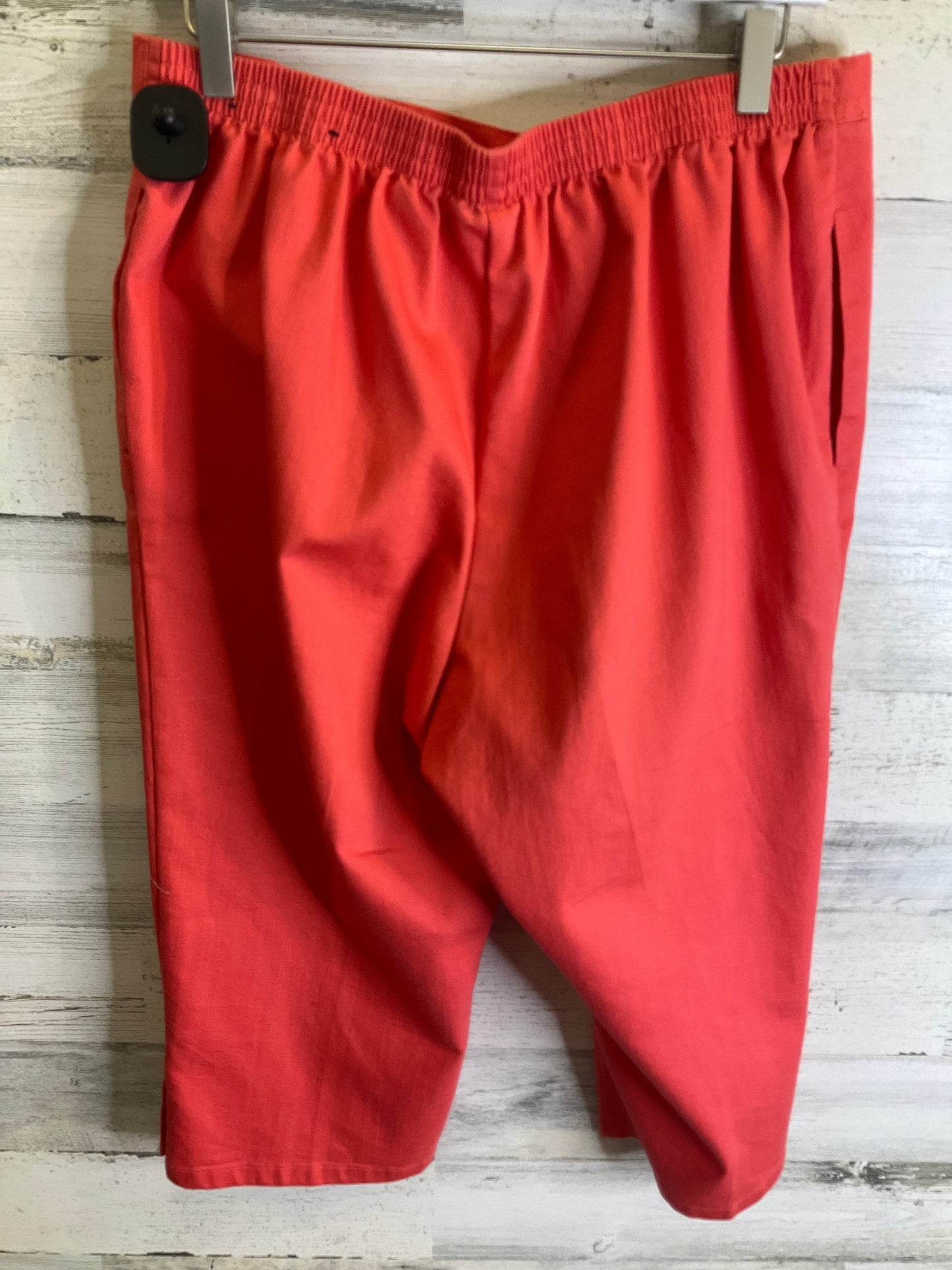 Capris By Alfred Dunner In Coral, Size: 14