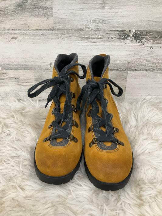 Boots Leather By Clarks In Yellow, Size: 8.5