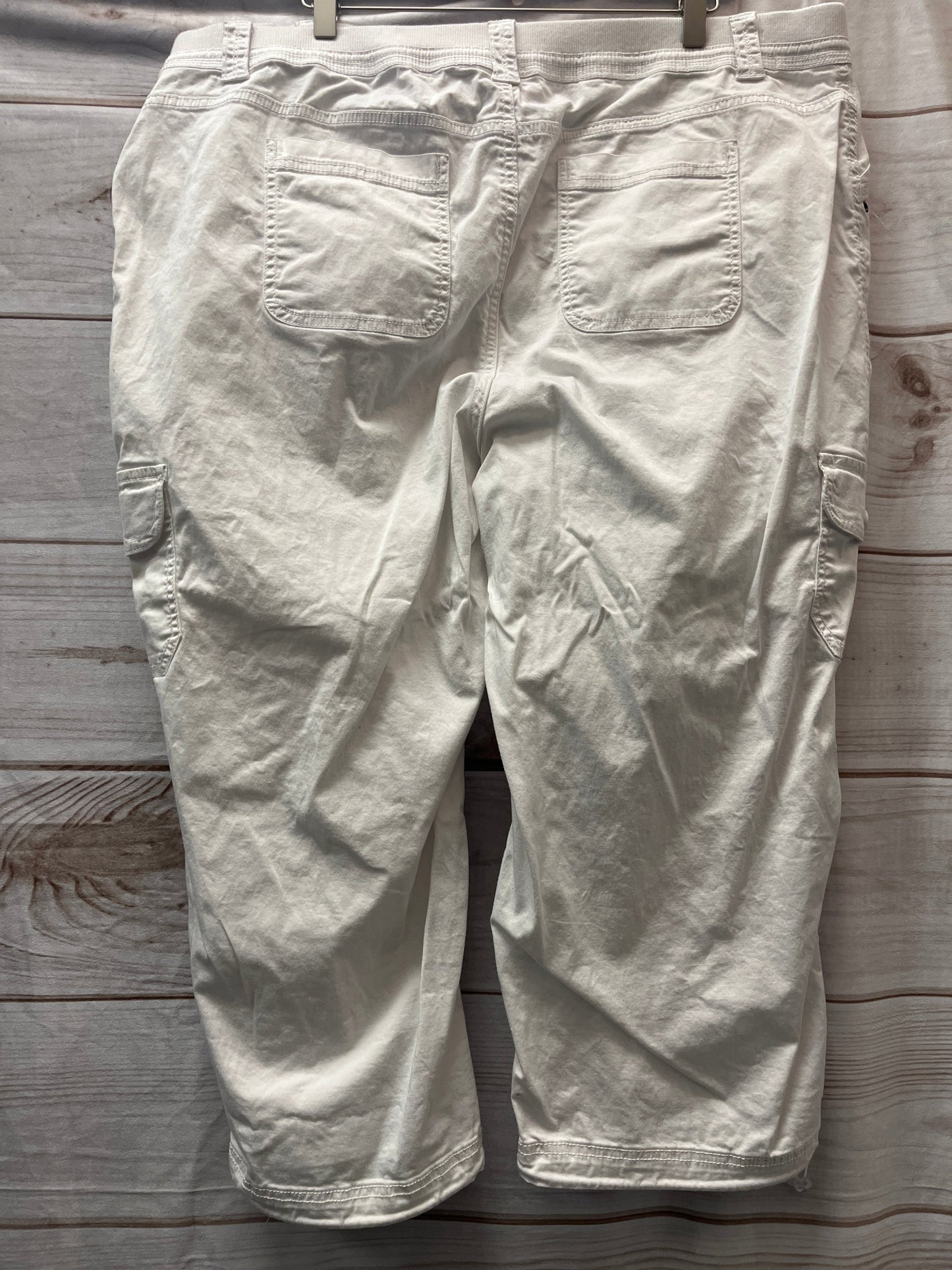 Capris By Style And Company In White, Size: 20