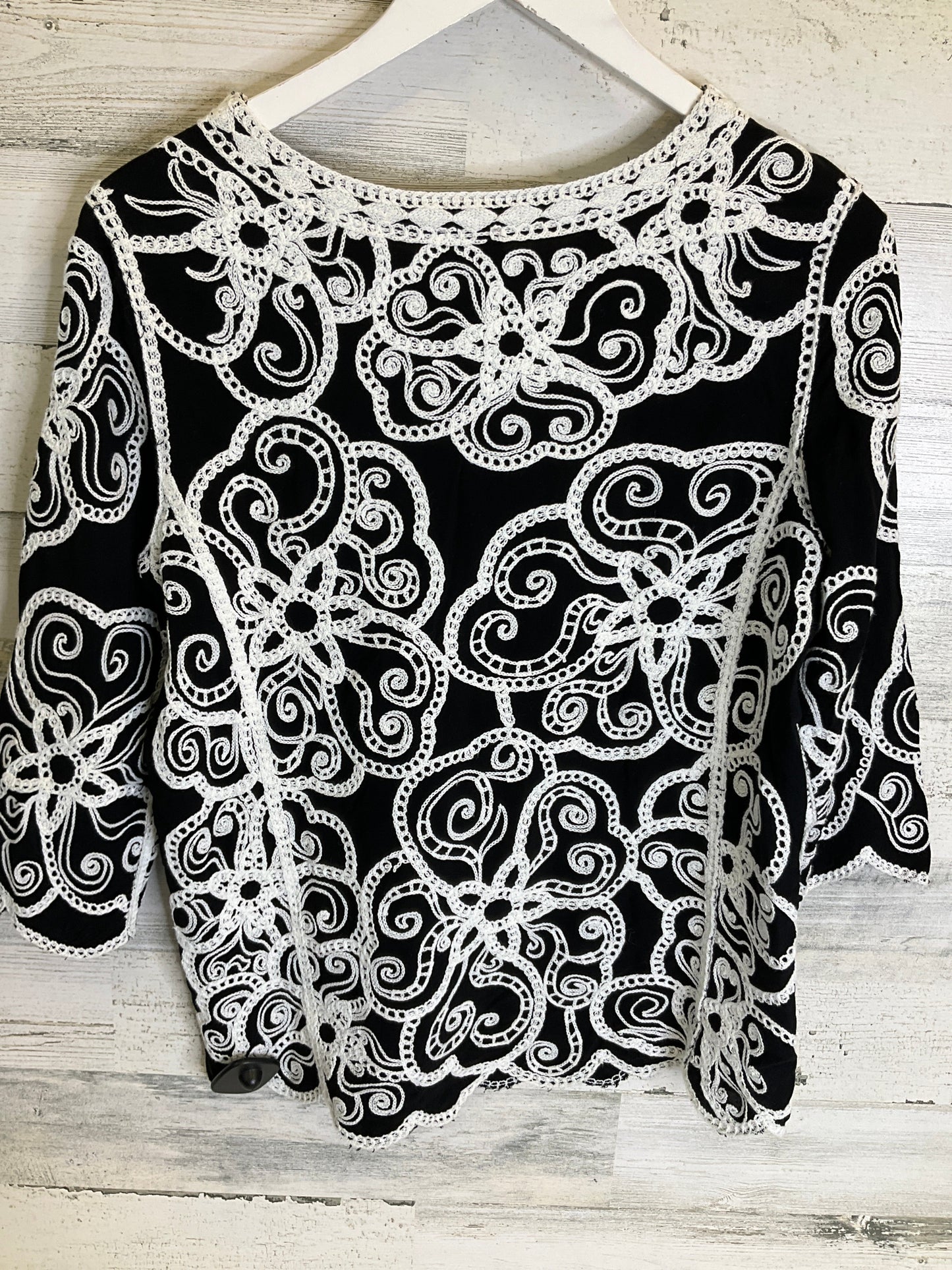 Black & White Top 3/4 Sleeve Chicos, Size Xs