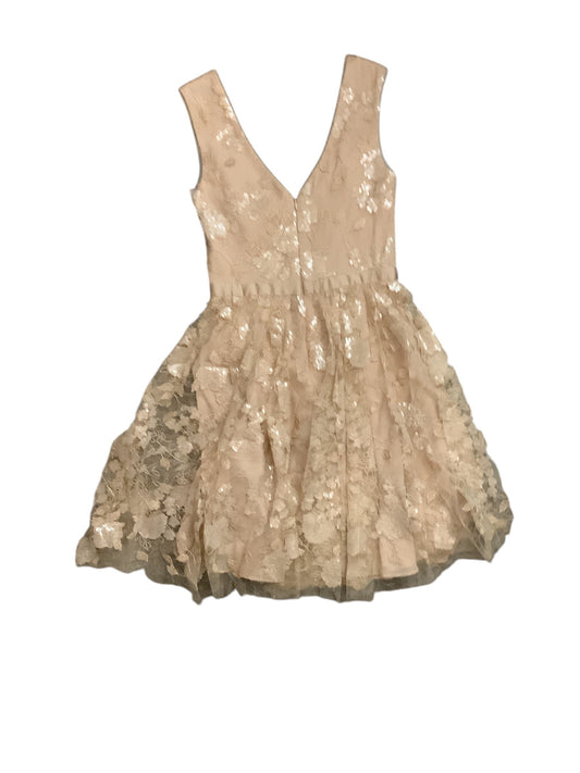 Dress Casual Short By Vera Wang In Beige, Size: 2