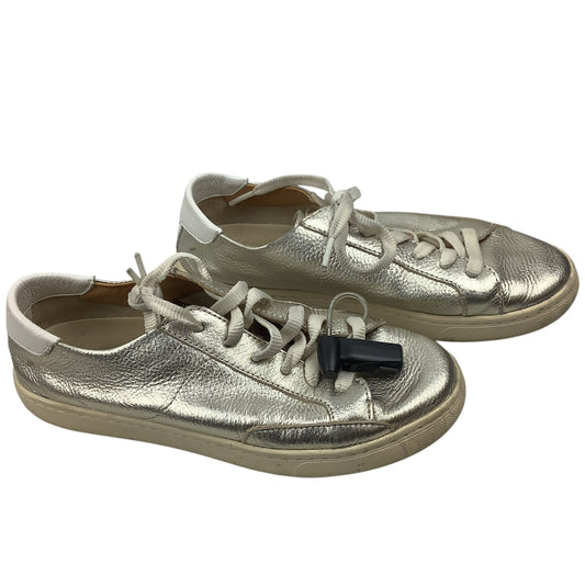 Shoes Sneakers By Soludos In Gold, Size: 7