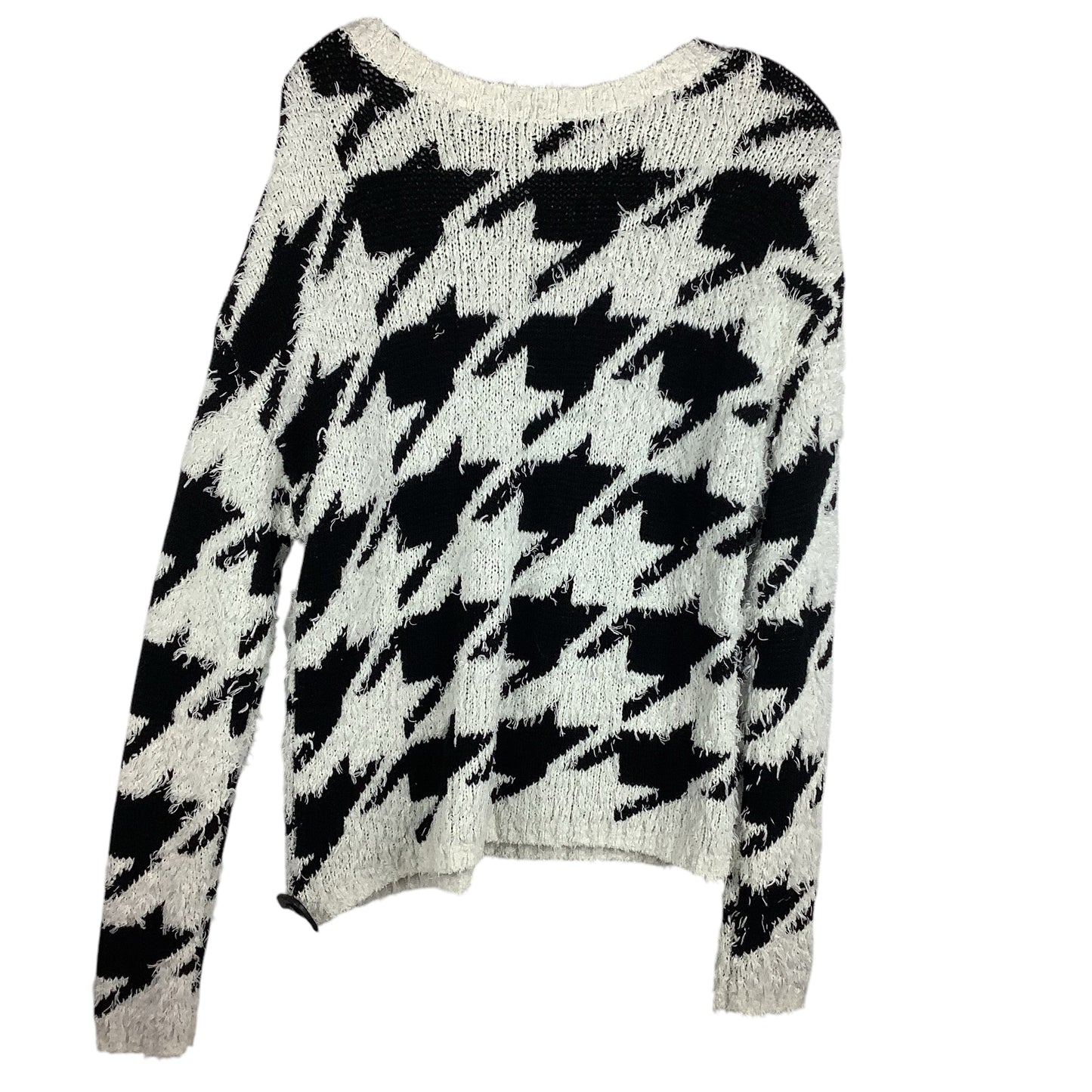 Sweater By Cato In Black & White, Size: L