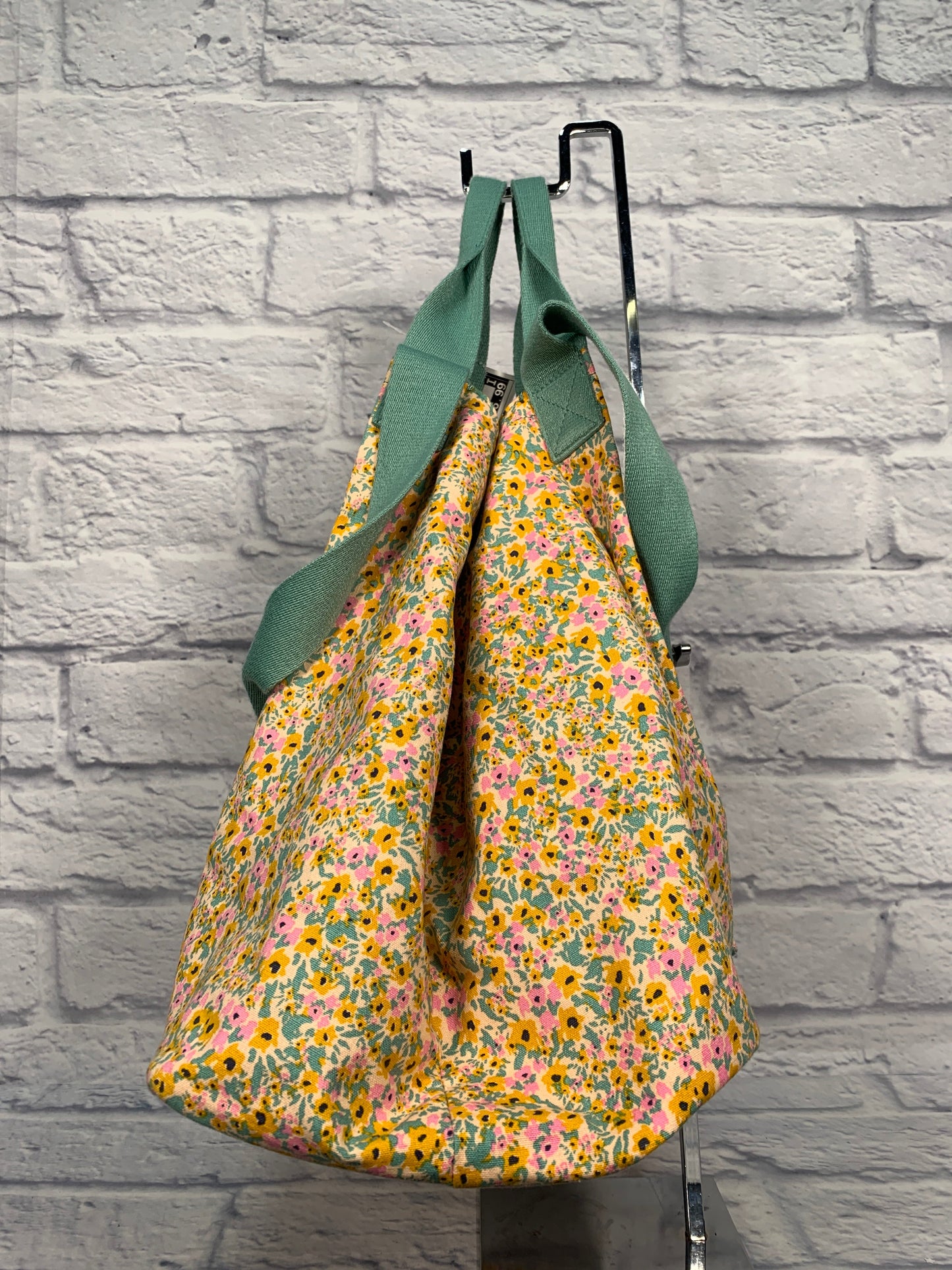 Tote By Universal Thread, Size: Large