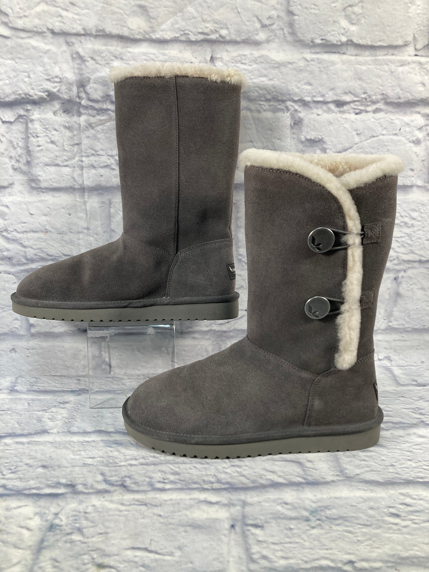 Boots Snow By Koolaburra By Ugg In Cream & Grey, Size: 8