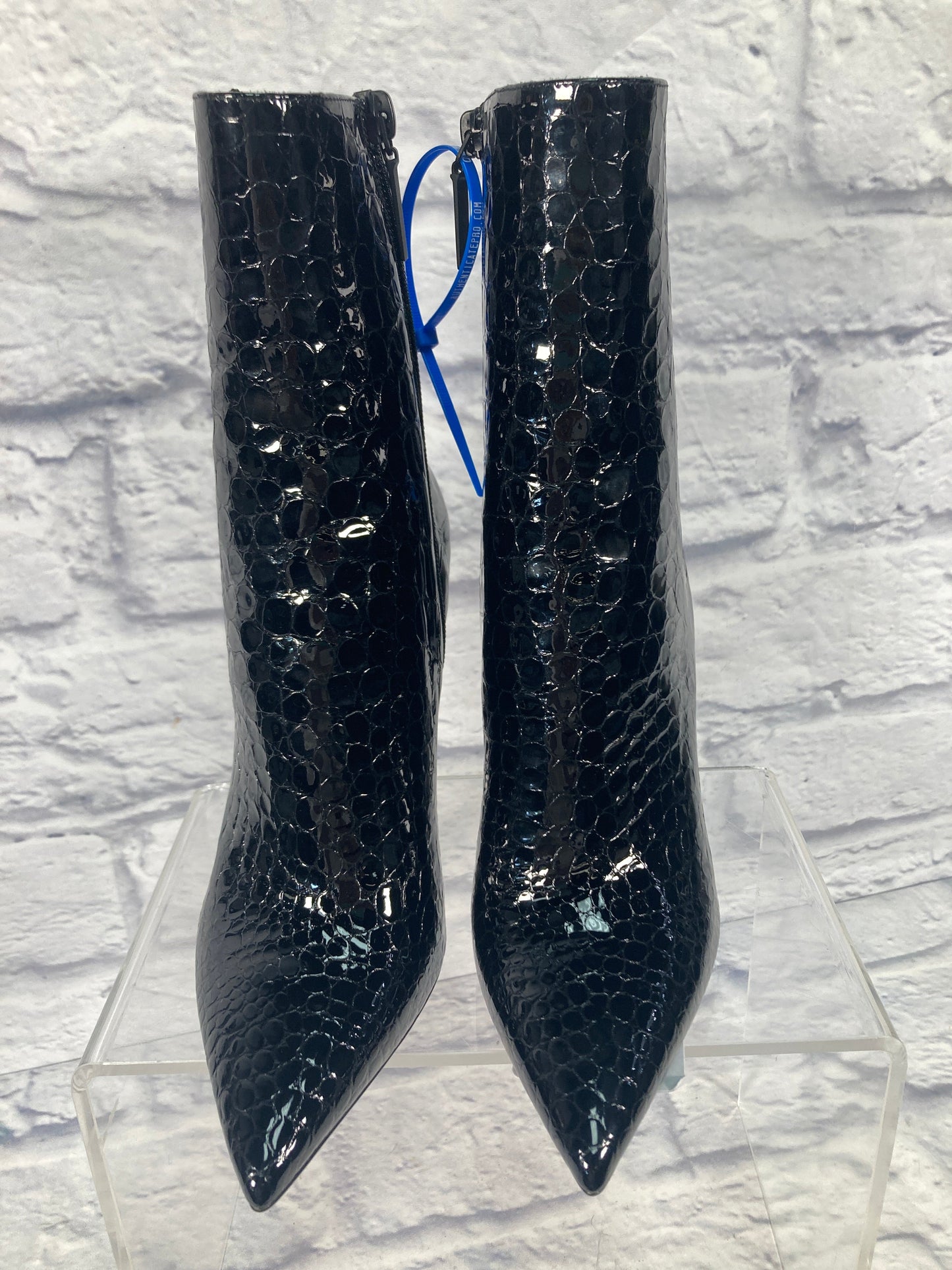 Black Boots Luxury Designer Yves Saint Laurent, Size 7