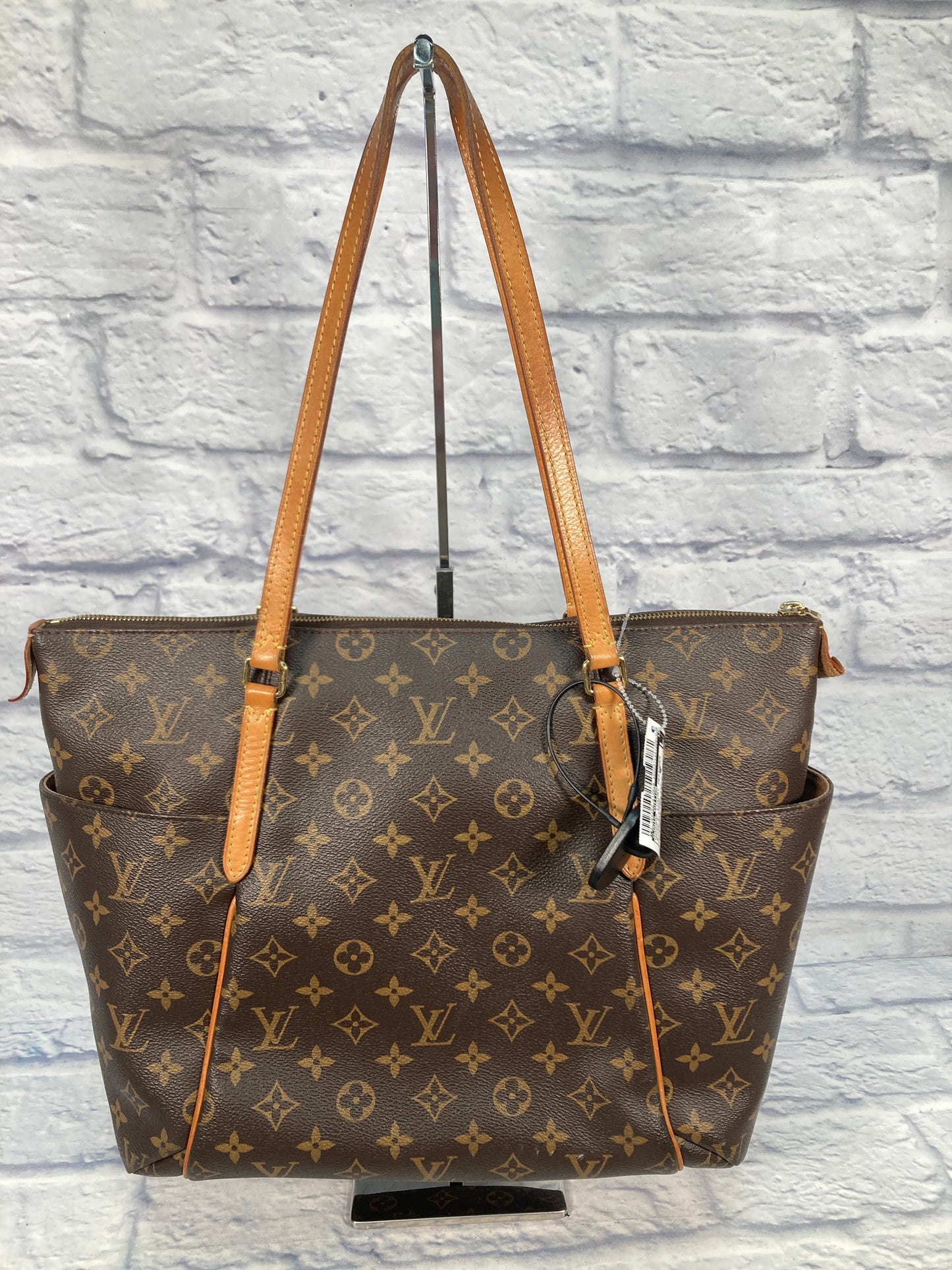 Handbag Luxury Designer By Louis Vuitton, Size: Large