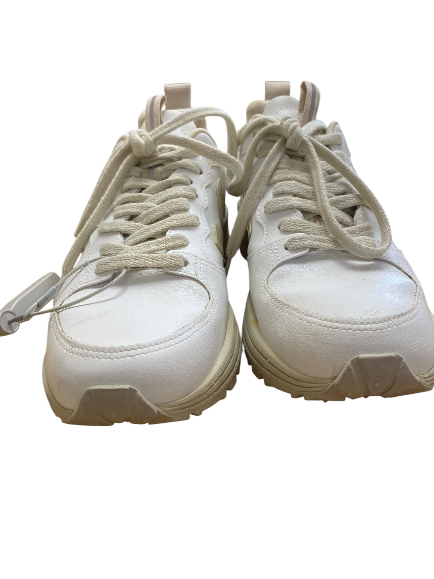 Shoes Sneakers By Clothes Mentor In White, Size: 9