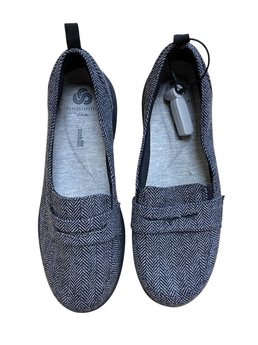 Shoes Flats By Clarks In Grey, Size: 7.5