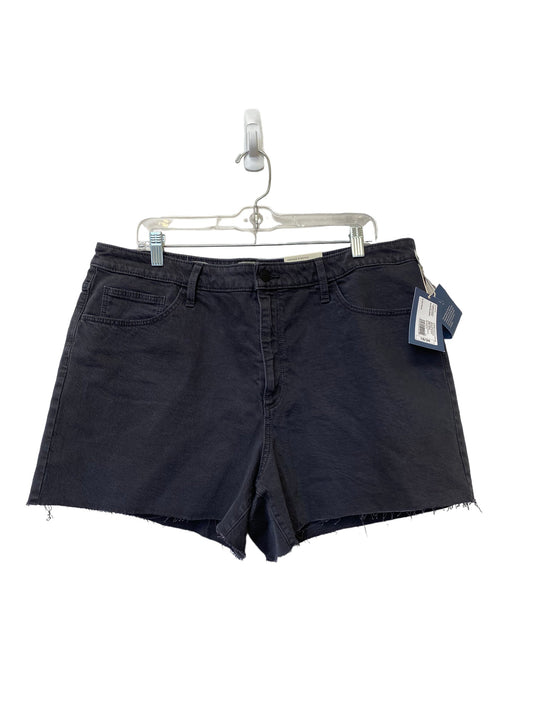 Shorts By Universal Thread  Size: 18