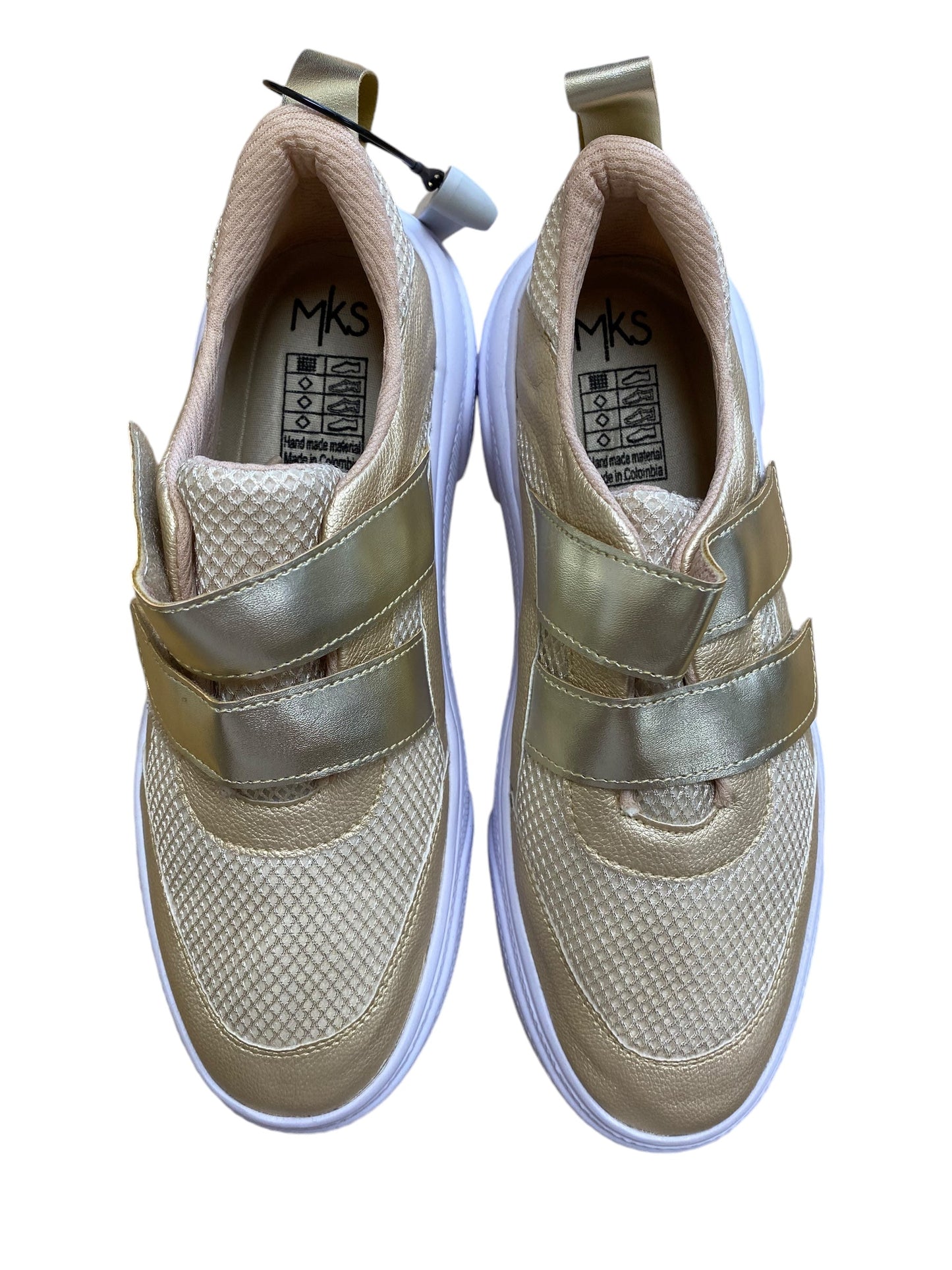 Shoes Sneakers By Clothes Mentor In Gold & White, Size: 9