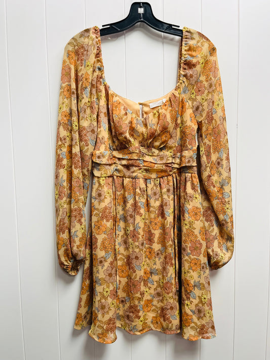 Dress Casual Short By Lush In Tan, Size: L