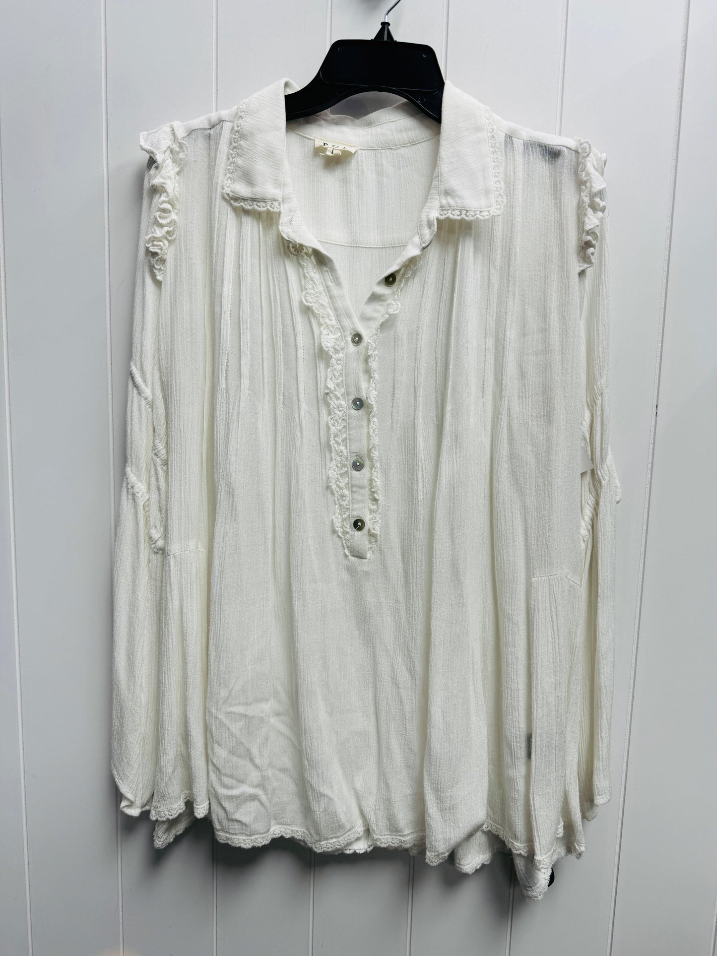 Top Long Sleeve By Pol In White, Size: L